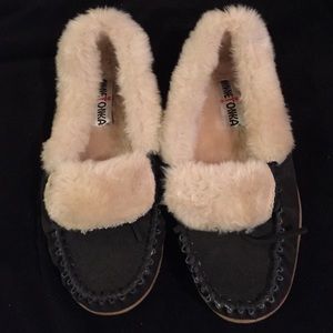 Minnetonka dark grey almost black moccasin slipper