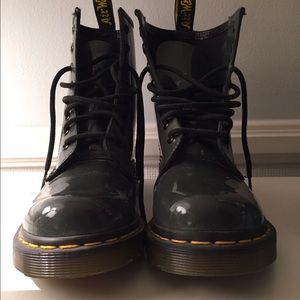 Women's 1460 Dr. Martens- patent lamper, Grey