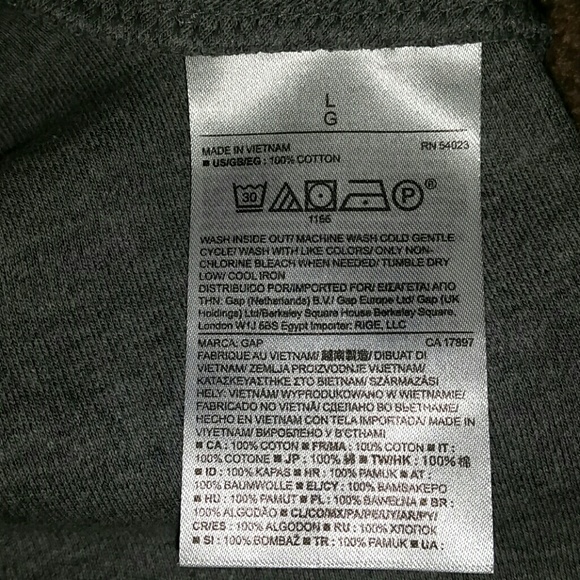 Nwt Gap top - Picture 3 of 4