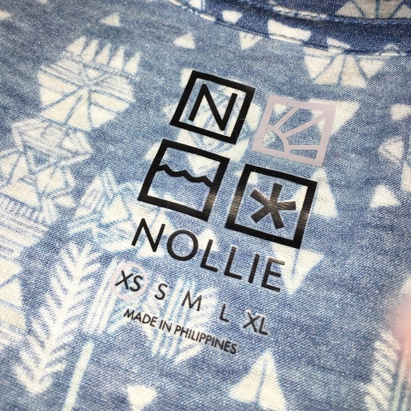 Print V-Neck Size XS - Picture 2 of 2