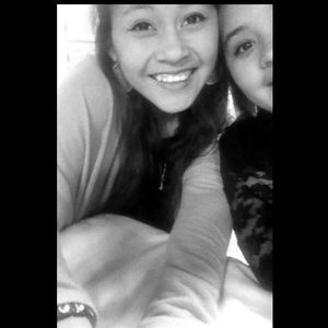 Meet your Posher, Elidia