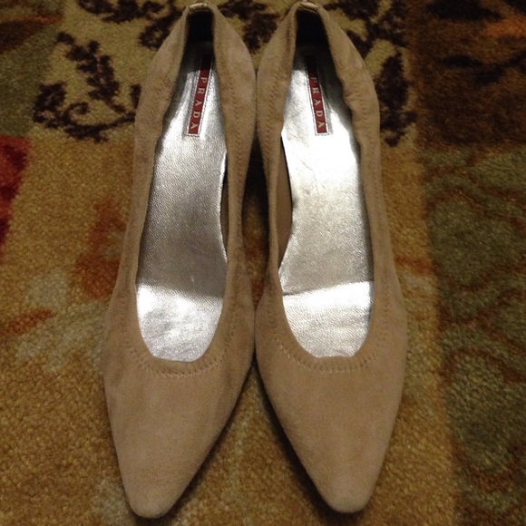 Prada heels. NEED NEW HOME! :)