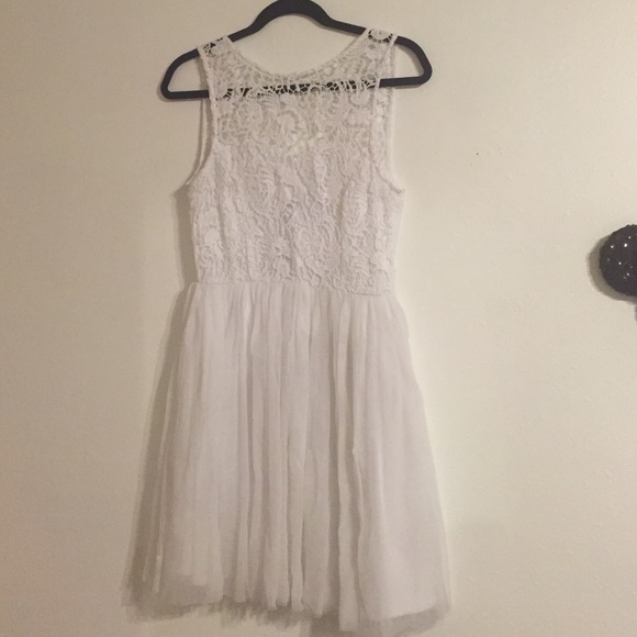 Delias white dress