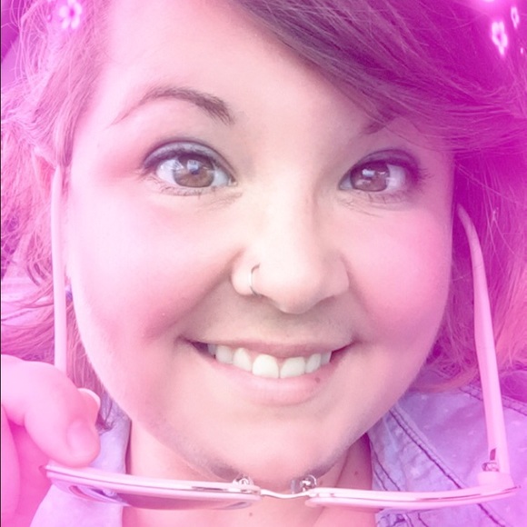 Meet your Posher, Jillian - Picture 3 of 4