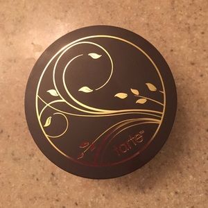 Tarte Amazonian clay powder foundation