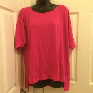 Cherry pink color t-shirt that's free & flowy.