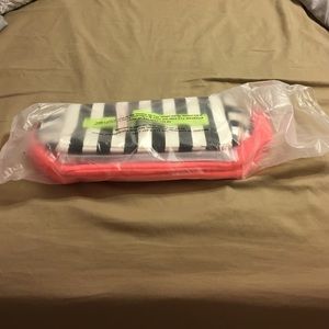 brand new vS traveling tote bag!