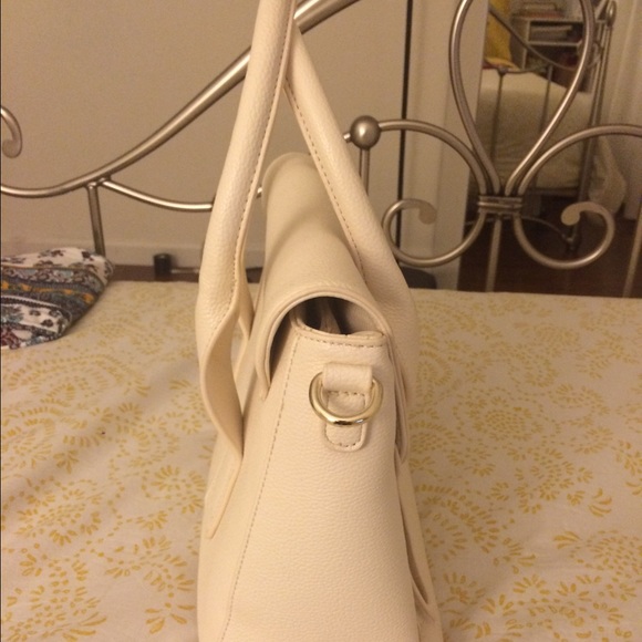 Faux Leather White Handbag - Picture 2 of 4
