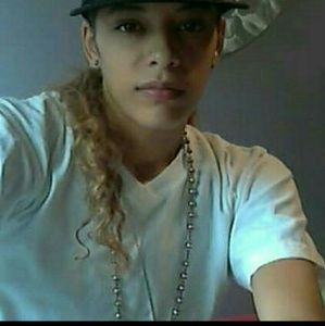 Meet your Posher, Crystal