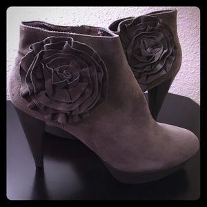Steve Madden Gray Suede Ankle Boots