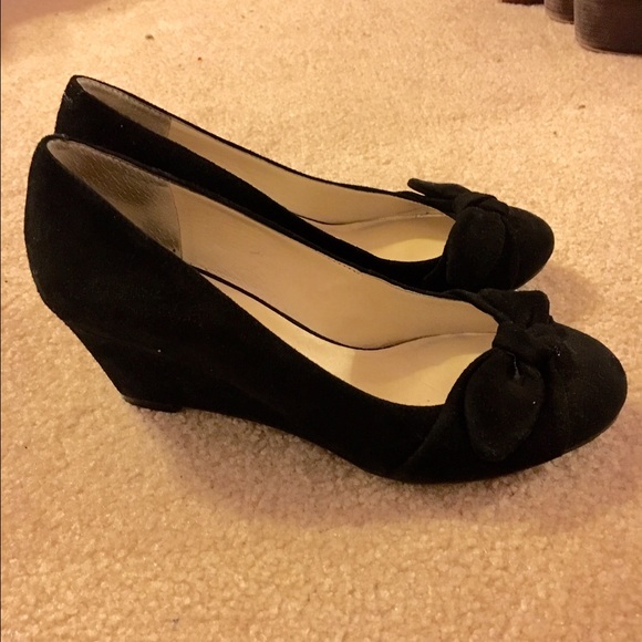 Suede Black Wedges With Bow!