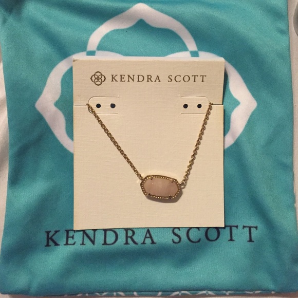 Kendra Scott Jewelry - Kendra Scott Elisa pendant in Rose Quartz