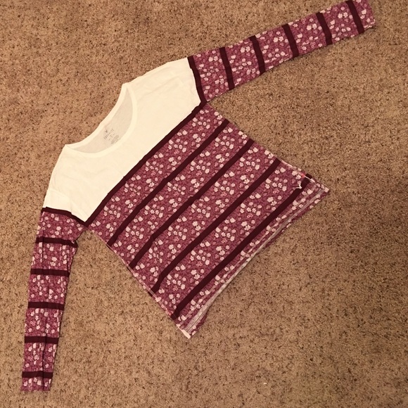 American Eagle floral long sleeve