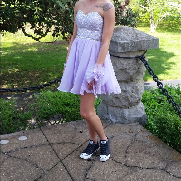 Prom dress 💜 - Picture 1 of 3