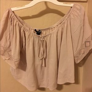 Adorable crop top!