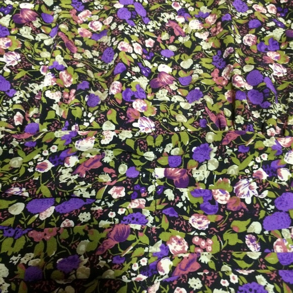 Floral print form fitting dress - Picture 2 of 3