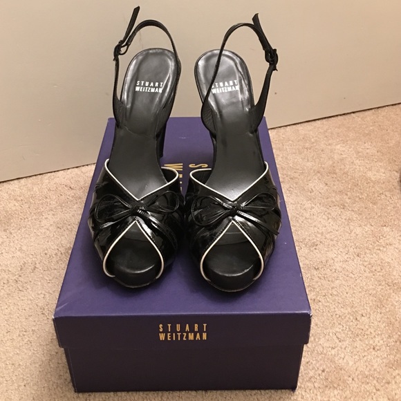 Stuart Weitzman 'Bowpeep' b&w patent leather heel - Picture 1 of 3