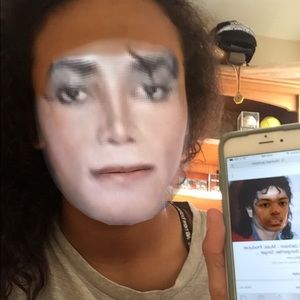 Meet your Posher, Julia