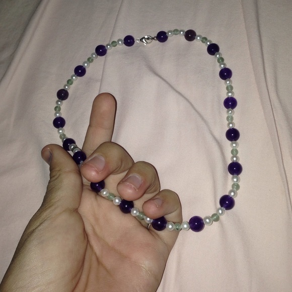 Handmade pearl-bead necklace - Picture 2 of 2