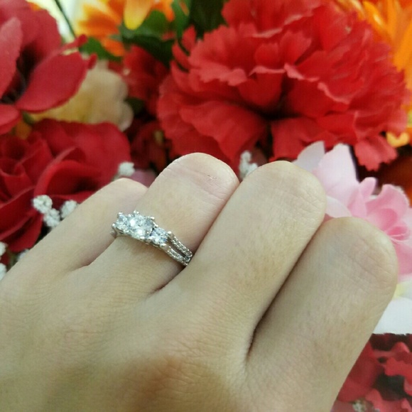 Platinum plated engagement ring size 6 7 or 8 - Picture 4 of 4