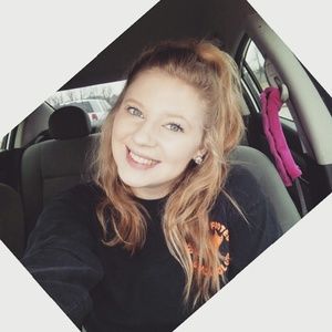 Meet your Posher, Makayla