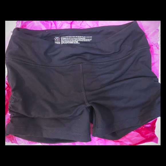 Victoria's Secret Knock out short.. 🐝