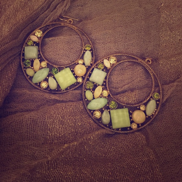 Jewelry - 🚫SOLD🚫 Multicolored Round Earrings
