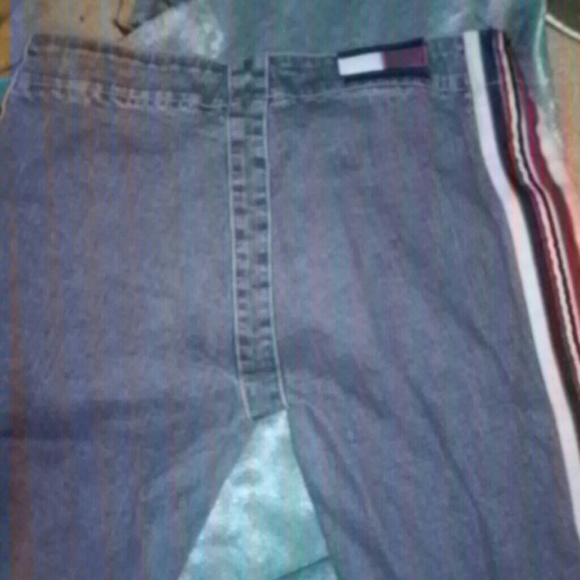 Tommy JEANS Capris!!! Athentic!