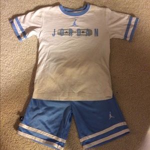 Boys size Sm 2 piece Jordan set.