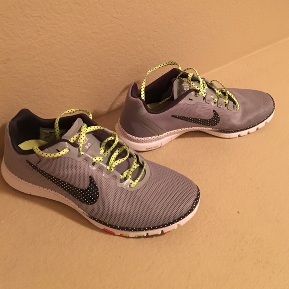 Super Cute Poka-Dot Nike Free 3.0 👟