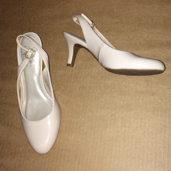 Heel open back