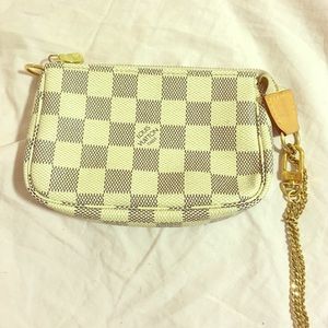 Louis Vuitton Mini Ponchette