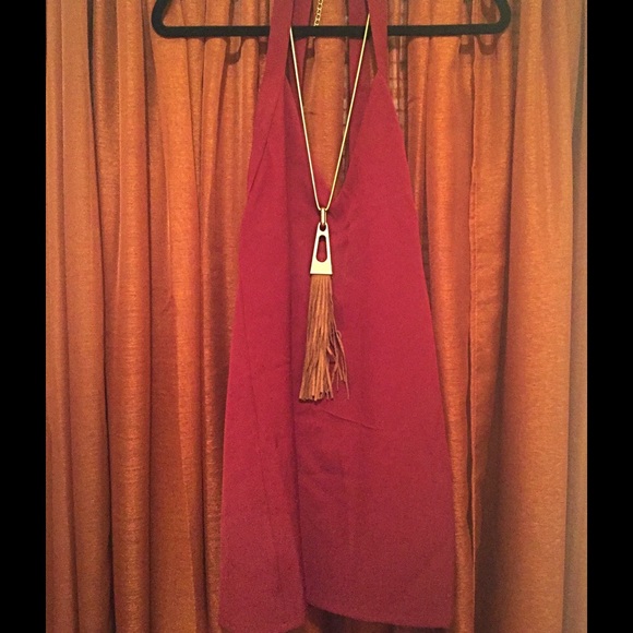 "Kasey" v-neck shift dress by Tobi