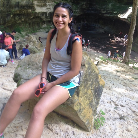 Meet your Posher, Julianna - Picture 4 of 4