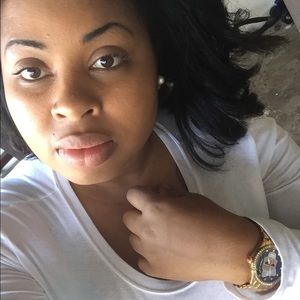 Meet your Posher, Mia