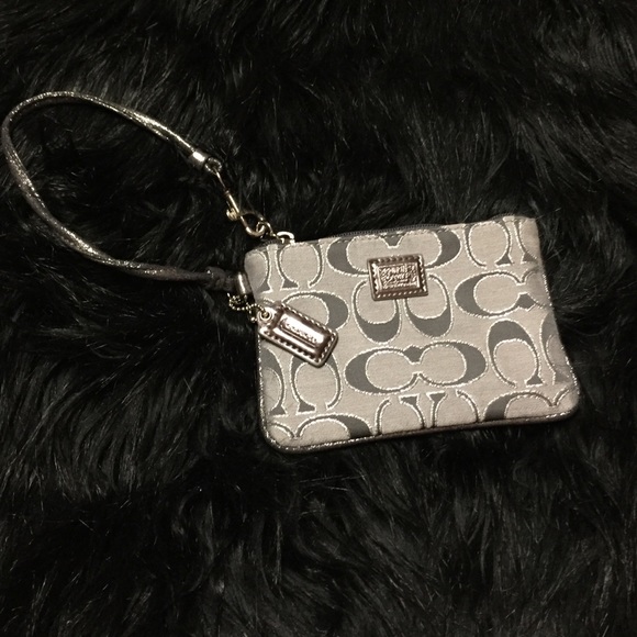 Coach Handbags - Coach wristlet