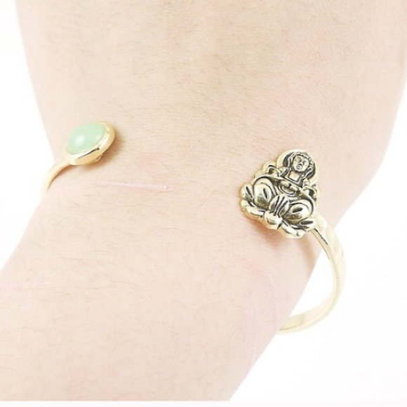 Buddha cuff gold bracelet - Picture 2 of 3