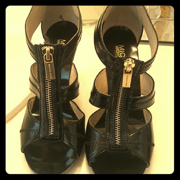 SOLD Mk berkley t strap heels