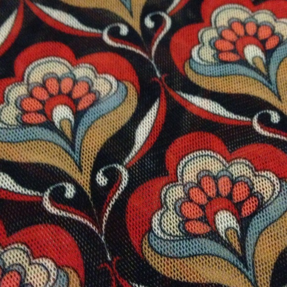 Patterned Top - Picture 2 of 2