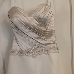 Beautifully unique wedding dress!!