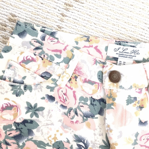 Forever 21 Shorts - NEW Forever21 floral high waist denim shorts Forever 21 Shorts - NEW Forever21 floral high waist denim shorts