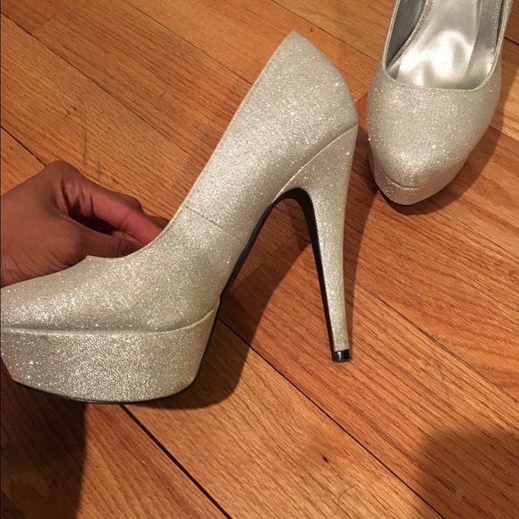 Sparkly pumps!