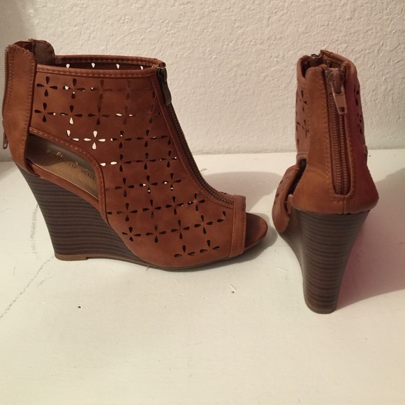 Brown Wedges