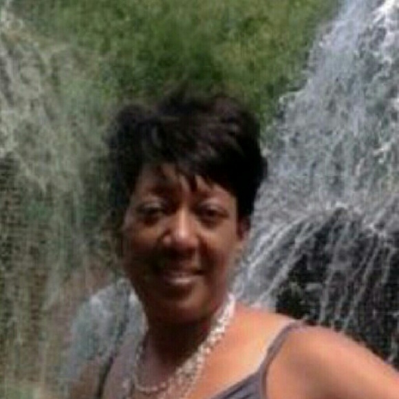 Meet your Posher, Cheryl - Picture 1 of 1