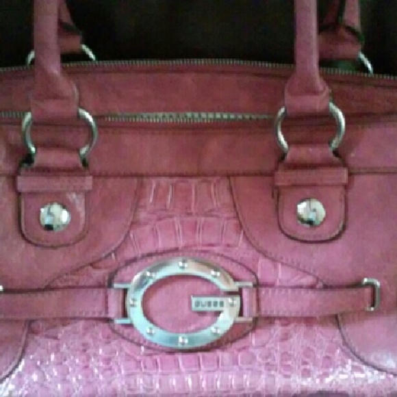 Guess La Vida Logo Small satchel bag in pink!