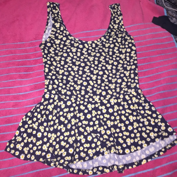 Daisy print blowout top