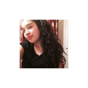 Meet your Posher, Elanie