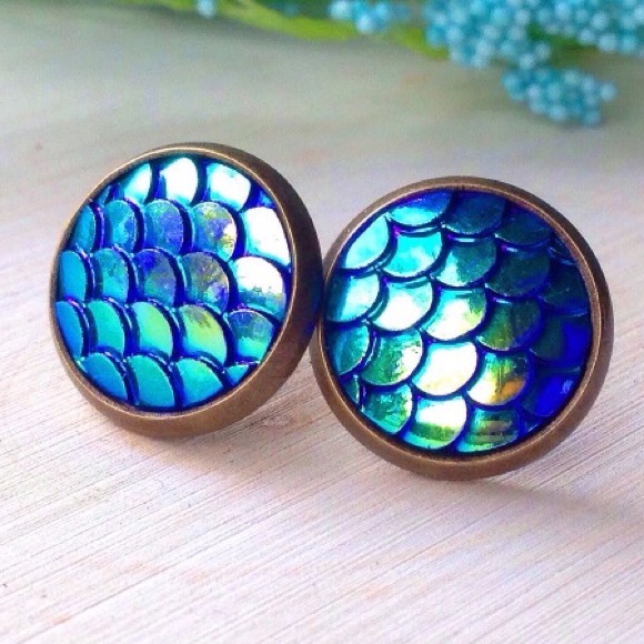 Mermaid  scale stud earrings - Picture 2 of 3