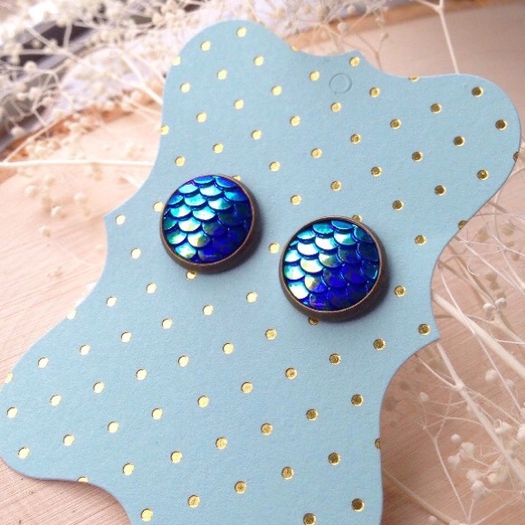Mermaid  scale stud earrings - Picture 3 of 3