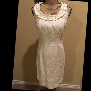 Classy textured fabric with ornate neck trim 💥💥